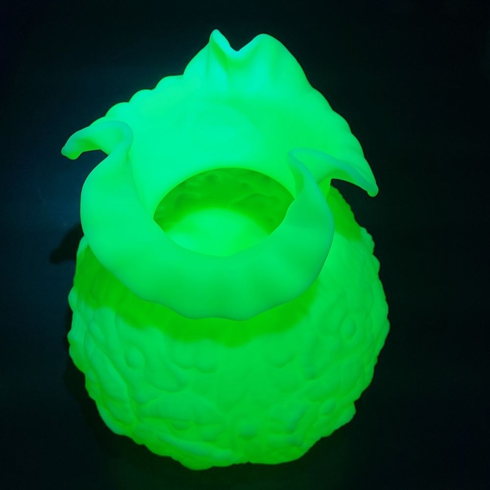 Fenton Poppy Lamp Shade Custard Uranium - Picture 2 of 7